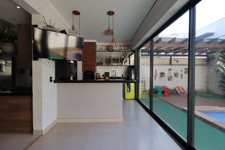 Casa de condomínio para alugar com 197m², 3 quartos e 3 vagasCozinha 