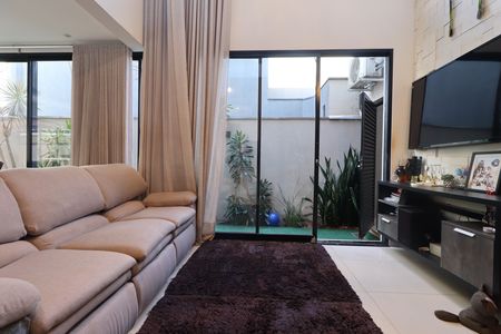 Casa de condomínio para alugar com 197m², 3 quartos e 3 vagasSala