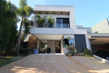 Casa de condomínio para alugar com 197m², 3 quartos e 3 vagasFachada