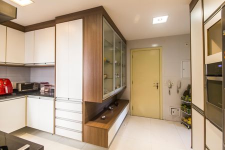 Apartamento para alugar com 232m², 3 quartos e 3 vagasCozinha