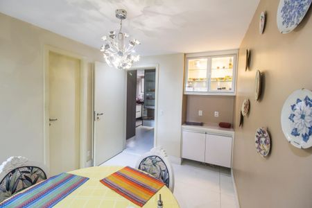 Apartamento para alugar com 232m², 3 quartos e 3 vagasCopa