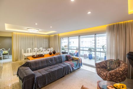 Apartamento para alugar com 232m², 3 quartos e 3 vagasSala