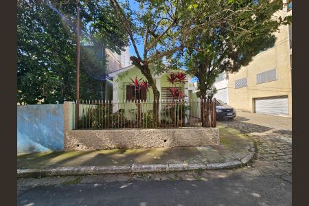 Casa à venda com 120m², 3 quartos e 1 vaga Casa à venda com 120m², 3 quartos e 1 vagaFachada