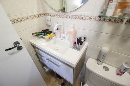 Apartamento à venda com 68m², 2 quartos e 1 vaga Apartamento à venda com 68m², 2 quartos e 1 vagaBanheiro da Suíte 2