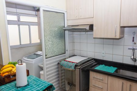 Apartamento à venda com 60m², 3 quartos e 1 vaga Apartamento à venda com 60m², 3 quartos e 1 vagaCozinha e Área de Serviço