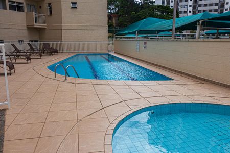 Apartamento à venda com 60m², 3 quartos e 1 vaga Apartamento à venda com 60m², 3 quartos e 1 vagaÁrea comum - Piscina