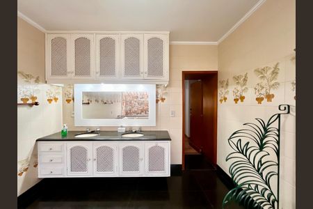 Casa à venda com 500m², 5 quartos e 10 vagas Casa à venda com 500m², 5 quartos e 10 vagasBanheiro da Suíte 6