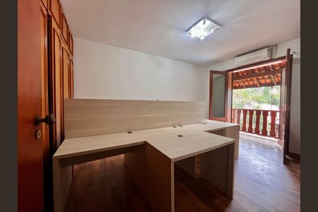 Casa à venda com 500m², 5 quartos e 10 vagas Casa à venda com 500m², 5 quartos e 10 vagasQuarto 5