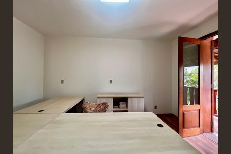 Casa à venda com 500m², 5 quartos e 10 vagas Casa à venda com 500m², 5 quartos e 10 vagasSuíte 6