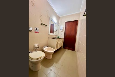 Casa à venda com 500m², 5 quartos e 10 vagas Casa à venda com 500m², 5 quartos e 10 vagasBanheira Social