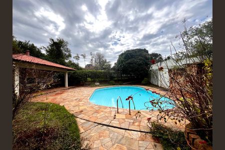 Casa à venda com 500m², 5 quartos e 10 vagas Casa à venda com 500m², 5 quartos e 10 vagasQuintal Piscina