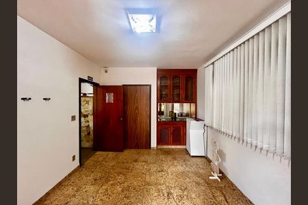 Casa à venda com 500m², 5 quartos e 10 vagas Casa à venda com 500m², 5 quartos e 10 vagasQuarto