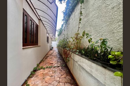 Casa à venda com 500m², 5 quartos e 10 vagas Casa à venda com 500m², 5 quartos e 10 vagasCorredor