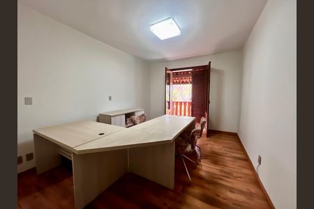 Casa à venda com 500m², 5 quartos e 10 vagas Casa à venda com 500m², 5 quartos e 10 vagasSuíte 6