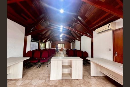 Casa à venda com 500m², 5 quartos e 10 vagas Casa à venda com 500m², 5 quartos e 10 vagasSótão