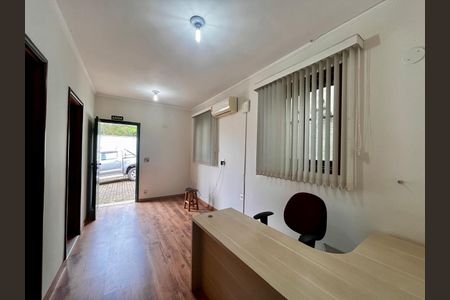 Casa à venda com 500m², 5 quartos e 10 vagas Casa à venda com 500m², 5 quartos e 10 vagasQuarto 2