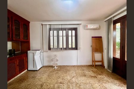 Casa à venda com 500m², 5 quartos e 10 vagas Casa à venda com 500m², 5 quartos e 10 vagasQuarto