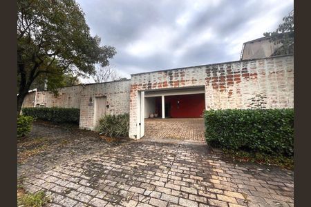 Casa à venda com 500m², 5 quartos e 10 vagas Casa à venda com 500m², 5 quartos e 10 vagasFachada