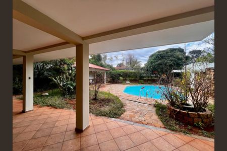 Casa à venda com 500m², 5 quartos e 10 vagas Casa à venda com 500m², 5 quartos e 10 vagasQuintal