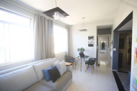 Apartamento à venda com 58m², 2 quartos e 1 vagaSala