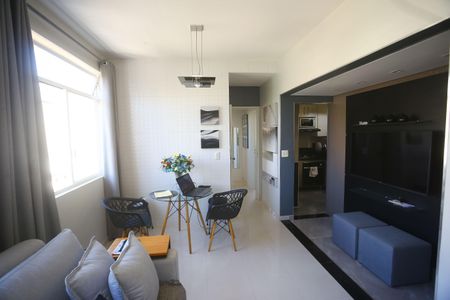 Apartamento à venda com 58m², 2 quartos e 1 vagaSala