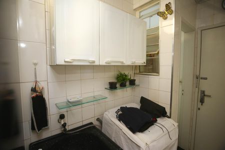 Apartamento à venda com 58m², 2 quartos e 1 vagaArea de serviço