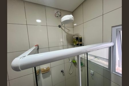 Casa de condomínio para alugar com 120m², 3 quartos e 2 vagasBanheiro