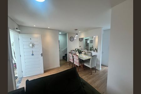 Casa de condomínio para alugar com 120m², 3 quartos e 2 vagasSala