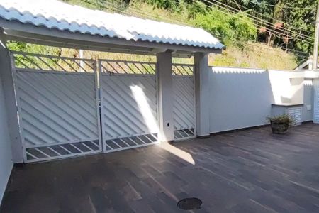 Casa de condomínio à venda com 198m², 3 quartos e 5 vagas Casa de condomínio à venda com 198m², 3 quartos e 5 vagasGaragem