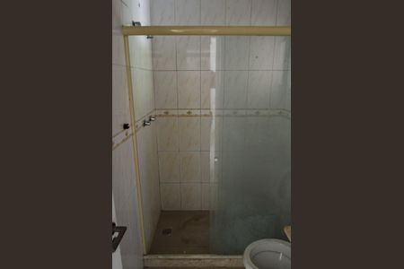 Casa de condomínio à venda com 198m², 3 quartos e 5 vagas Casa de condomínio à venda com 198m², 3 quartos e 5 vagasBanheiro