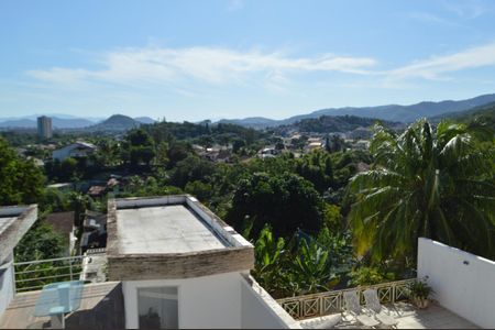 Casa de condomínio à venda com 198m², 3 quartos e 5 vagas Casa de condomínio à venda com 198m², 3 quartos e 5 vagasVista do Quarto 3