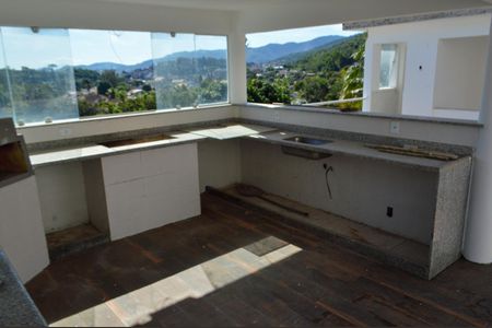 Casa de condomínio à venda com 198m², 3 quartos e 5 vagas Casa de condomínio à venda com 198m², 3 quartos e 5 vagasÁrea Gourmet