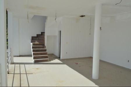 Casa de condomínio à venda com 198m², 3 quartos e 5 vagas Casa de condomínio à venda com 198m², 3 quartos e 5 vagasÁrea comum