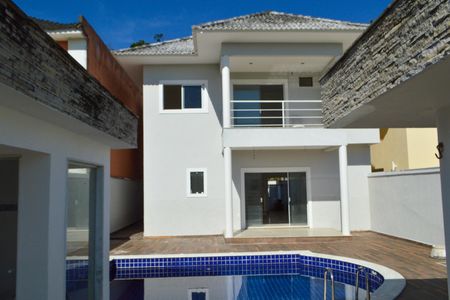 Casa de condomínio à venda com 198m², 3 quartos e 5 vagas Casa de condomínio à venda com 198m², 3 quartos e 5 vagasÁrea comum