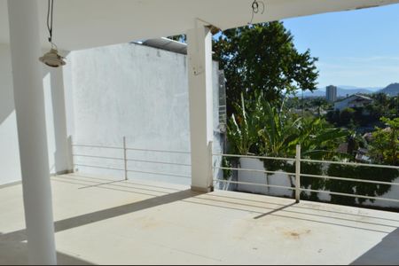 Casa de condomínio à venda com 198m², 3 quartos e 5 vagas Casa de condomínio à venda com 198m², 3 quartos e 5 vagasÁrea comum