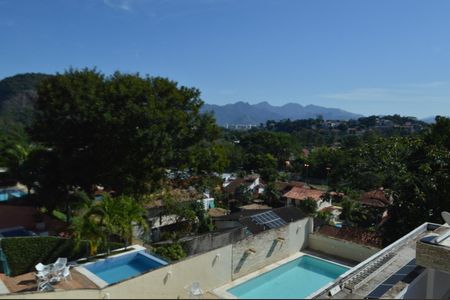 Casa de condomínio à venda com 198m², 3 quartos e 5 vagas Casa de condomínio à venda com 198m², 3 quartos e 5 vagasViata da Varanda