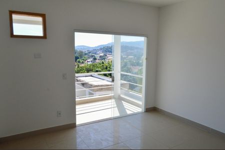 Casa de condomínio à venda com 198m², 3 quartos e 5 vagas Casa de condomínio à venda com 198m², 3 quartos e 5 vagasSuíte