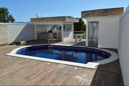 Casa de condomínio à venda com 198m², 3 quartos e 5 vagas Casa de condomínio à venda com 198m², 3 quartos e 5 vagasÁrea comum