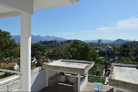 Casa de condomínio à venda com 198m², 3 quartos e 5 vagas Casa de condomínio à venda com 198m², 3 quartos e 5 vagasVista do Quarto 3