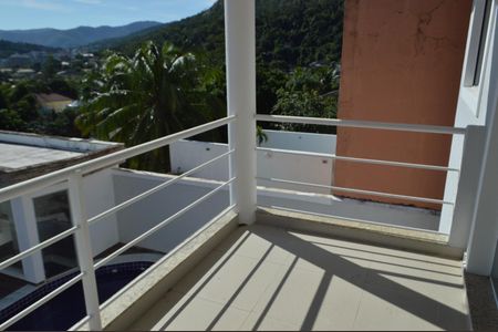 Casa de condomínio à venda com 198m², 3 quartos e 5 vagas Casa de condomínio à venda com 198m², 3 quartos e 5 vagasVaranda da Suíte