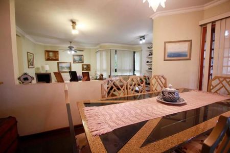 Apartamento à venda com 240m², 4 quartos e 3 vagas Apartamento à venda com 240m², 4 quartos e 3 vagasFoto 01