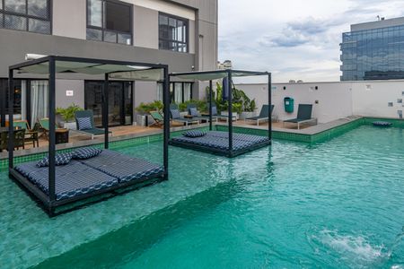 Studio à venda com 27m², 1 quarto e sem vagaÁrea comum - Piscina
