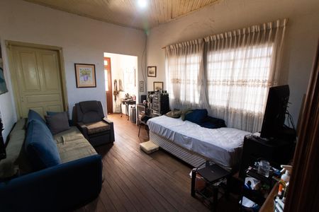 Casa à venda com 550m², 3 quartos e 3 vagasSALA