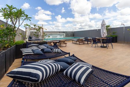 Studio para alugar com 24m², 1 quarto e sem vaga Studio para alugar com 24m², 1 quarto e sem vagaÁrea comum - Piscina