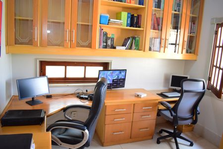 Casa de condomínio para alugar com 600m², 4 quartos e 10 vagasEscritório