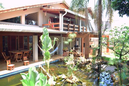 Casa de condomínio para alugar com 600m², 4 quartos e 10 vagasQuintal