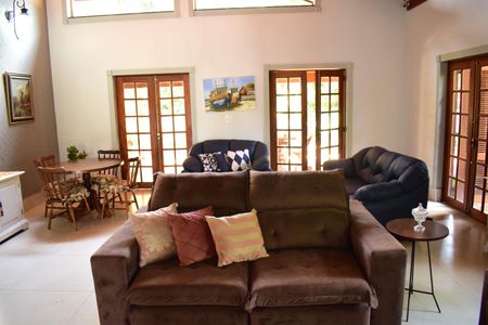 Casa de condomínio para alugar com 600m², 4 quartos e 10 vagasSala