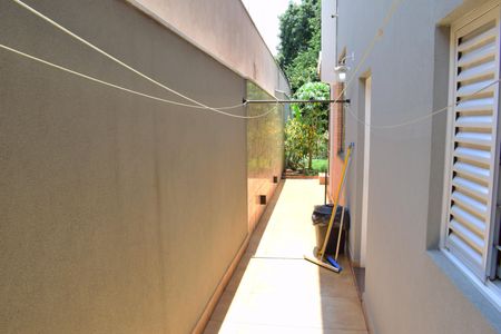 Casa de condomínio para alugar com 600m², 4 quartos e 10 vagasCorredor