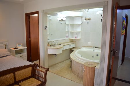 Casa de condomínio para alugar com 600m², 4 quartos e 10 vagasSuíte 4