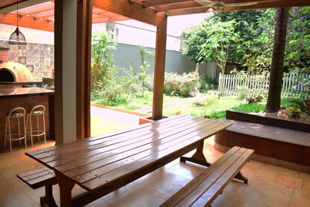 Casa de condomínio para alugar com 600m², 4 quartos e 10 vagasÁrea Externa